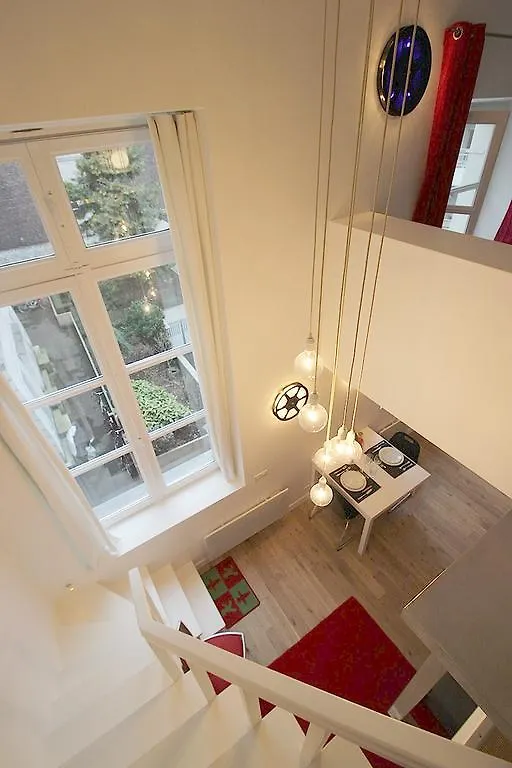 Apartment Canal Saint Martin, Rue Des Vinaigriers *